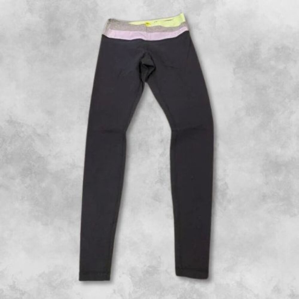 Lululemon High-Rise Yoga Pants Moisture-Wicking Four-Way Stretch Black Women's 6